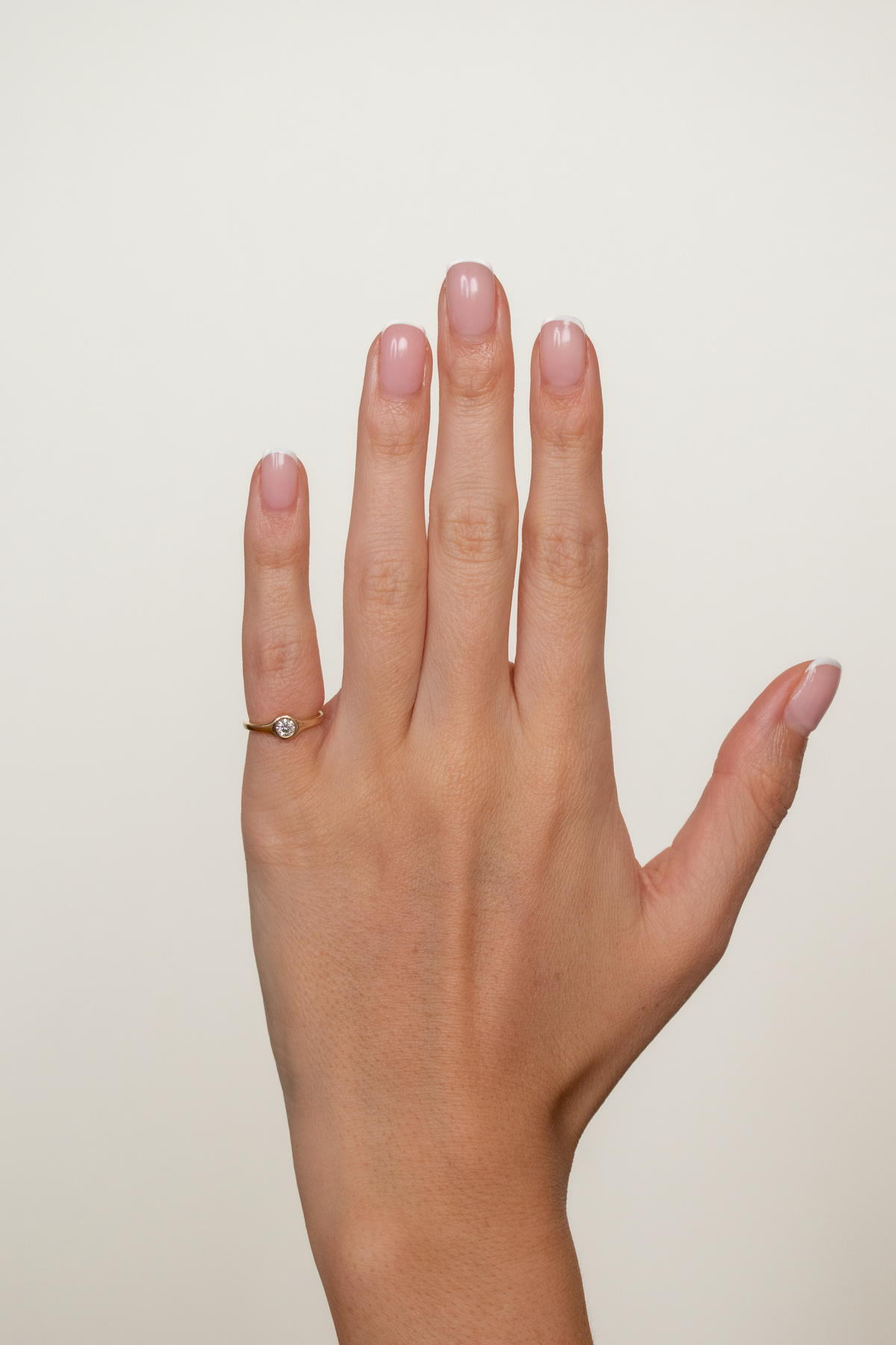 Elara Round Pinky