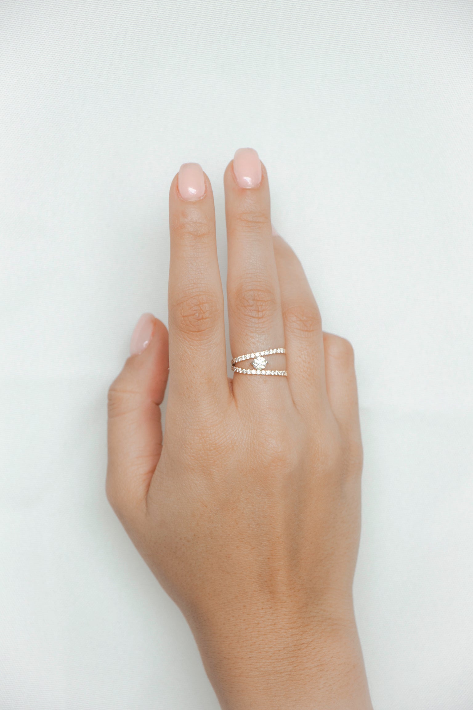 Vento - Solitaire Round Diamond Ring