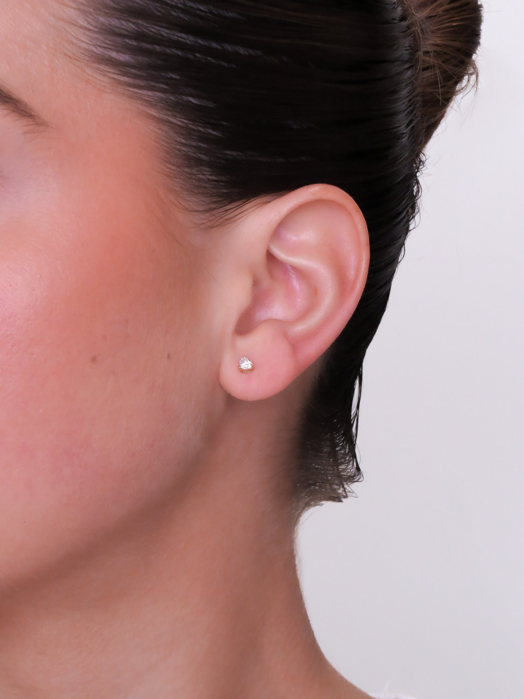 Elio - Heart Diamond Solitaire Earrings