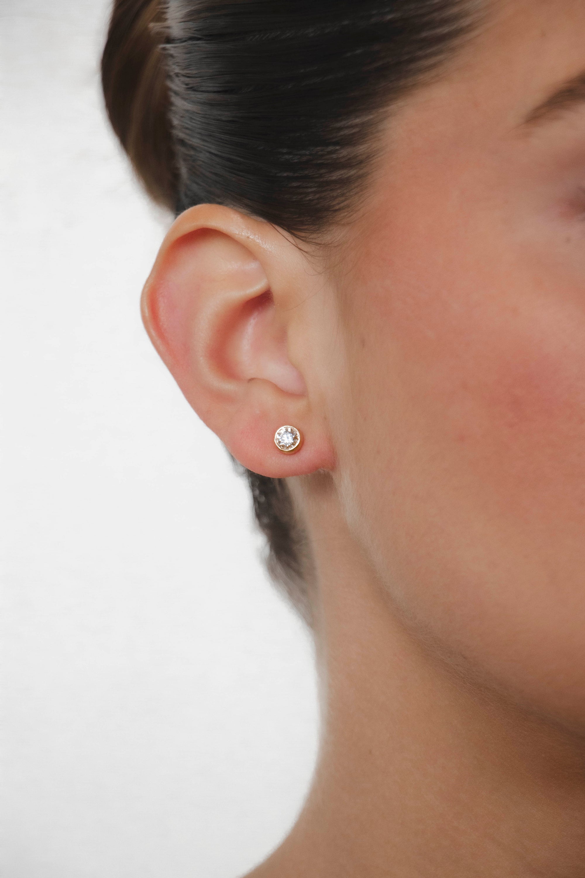 Vera - Diamond Bezel Earring