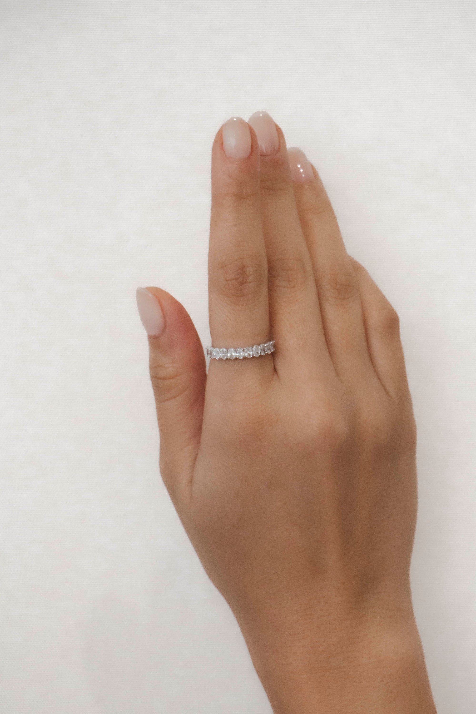 Brina - Oval Diamond Band