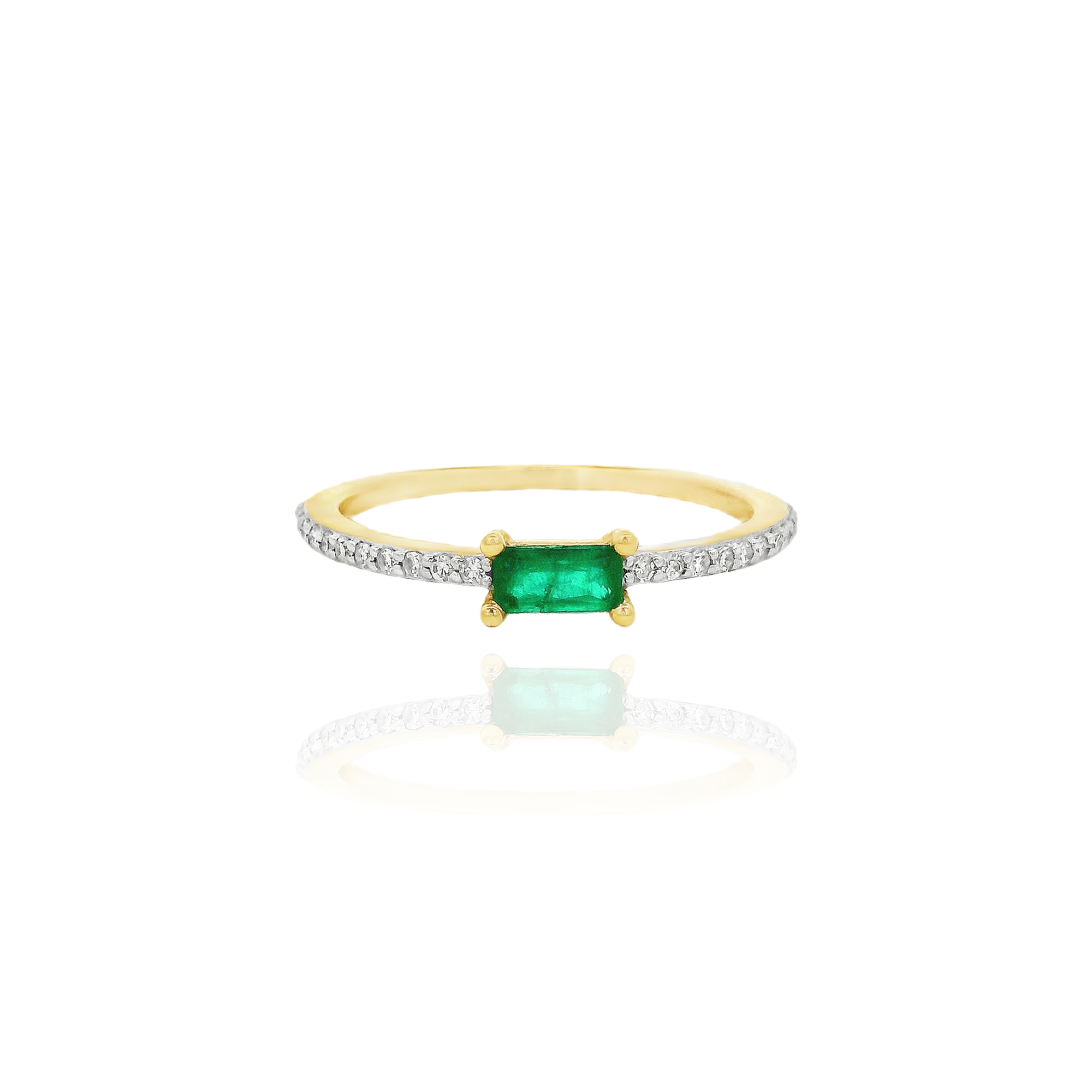 Gilda -Solitaire Emerald Diamond Ring