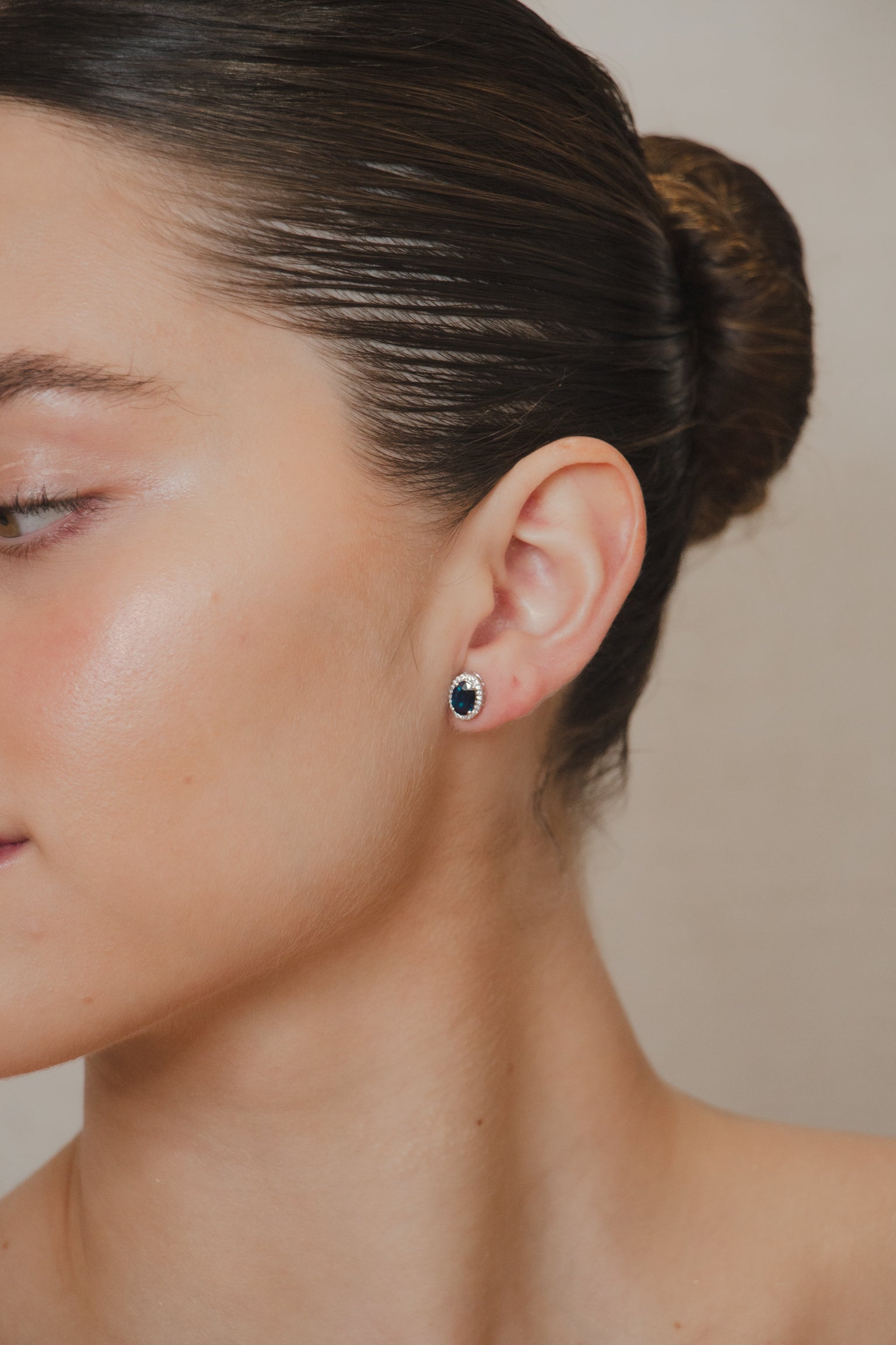 Felix - Oval Sapphire Earrings