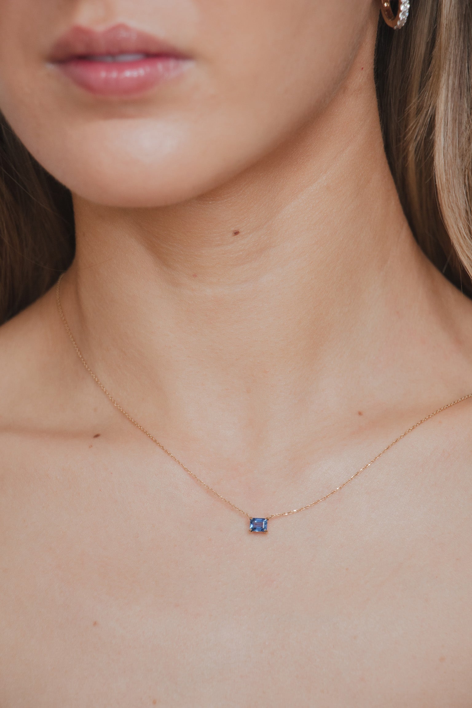 Zoe - Solitaire Sapphire Necklace